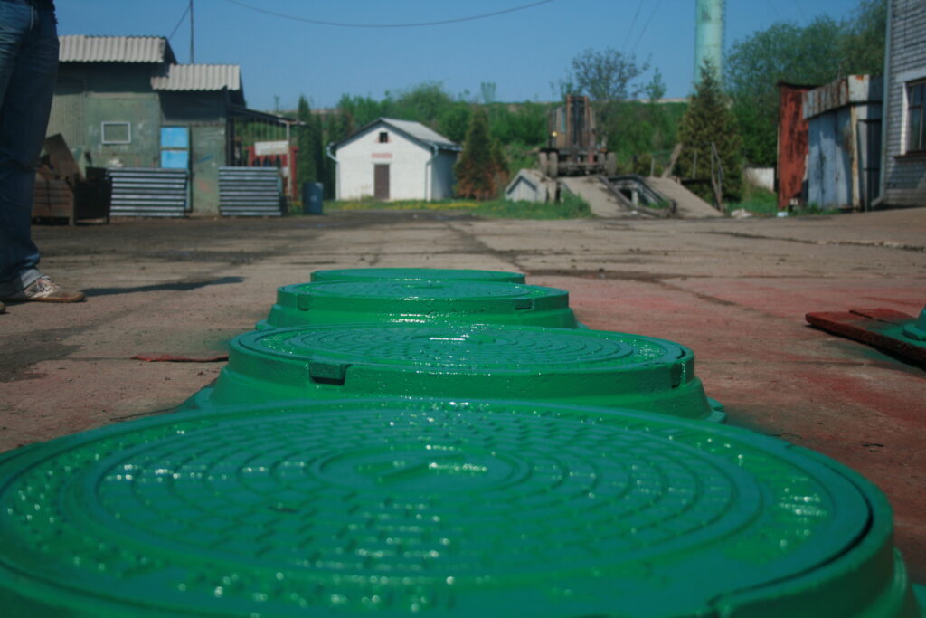 Люки оглядових колодязів